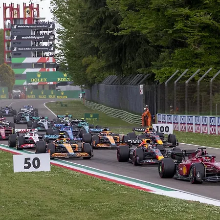 La Casa Di Hank - Il Centro Storico E L Autodromo *