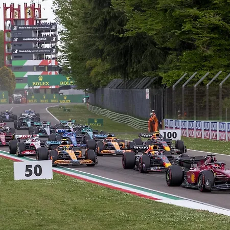 La Casa Di Hank - Il Centro Storico E L Autodromo *