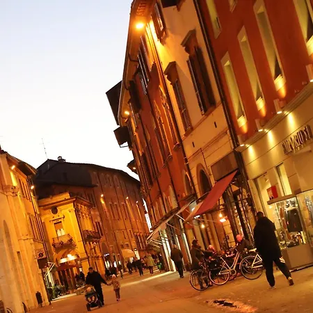 La Casa Di Hank - Il Centro Storico E L Autodromo * Imola