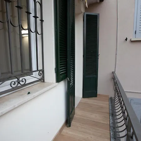 La Casa Di Hank - Il Centro Storico E L Autodromo Lägenhet *