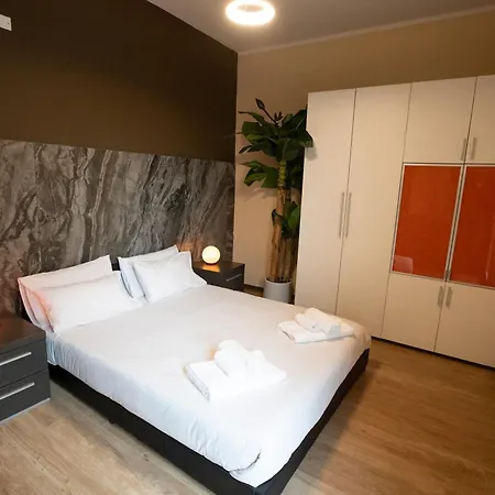 La Casa Di Hank - Il Centro Storico E L Autodromo Imola