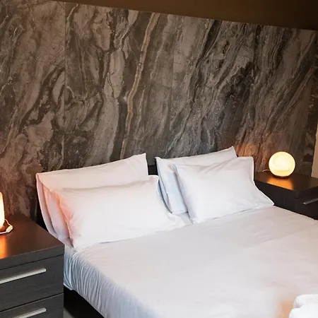 La Casa Di Hank - Il Centro Storico E L Autodromo