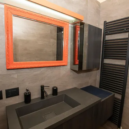 La Casa Di Hank - Il Centro Storico E L Autodromo アパート *