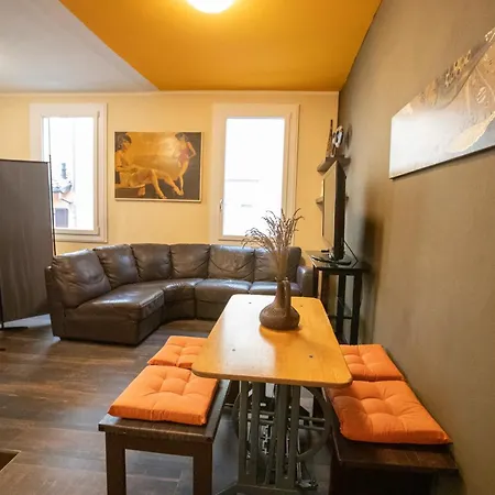 La Casa Di Hank - Il Centro Storico E L Autodromo Lägenhet *