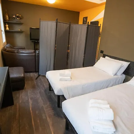 La Casa Di Hank - Il Centro Storico E L Autodromo