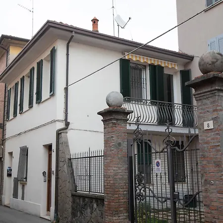 La Casa Di Hank - Il Centro Storico E L Autodromo
