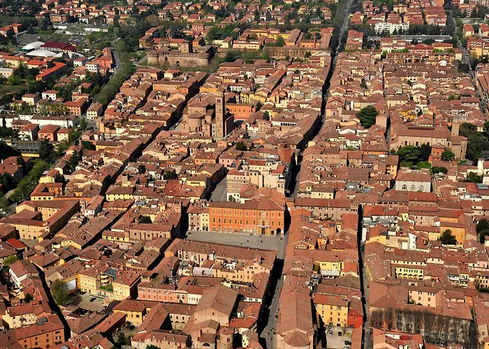 La Casa Di Hank - Il Centro Storico E L Autodromo Apartman Imola