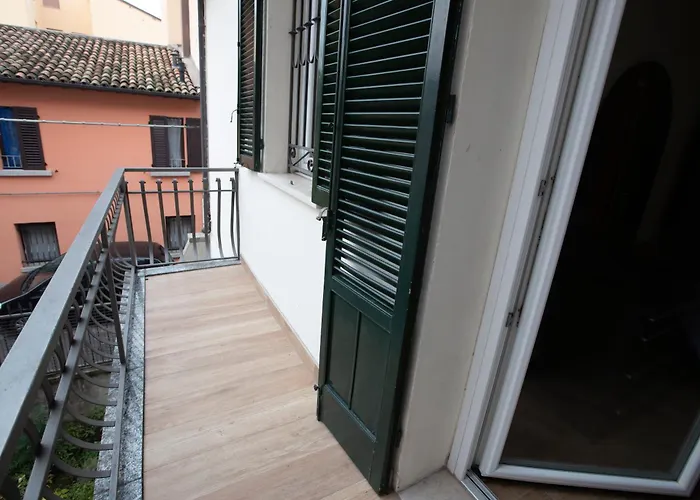 La Casa Di Hank - Il Centro Storico E L Autodromo Apartman