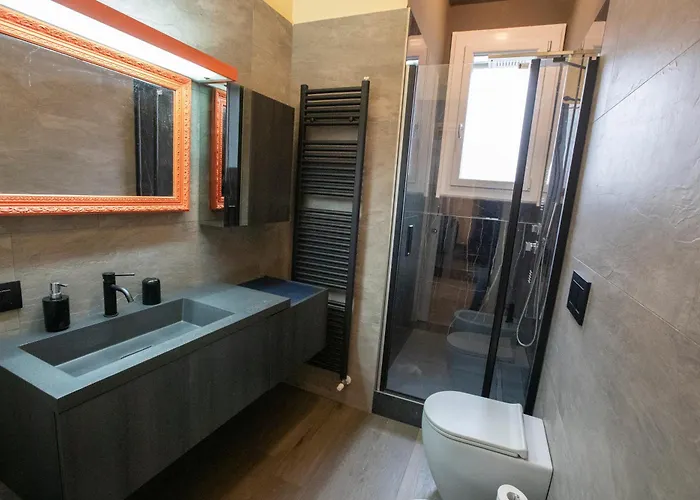 La Casa Di Hank - Il Centro Storico E L Autodromo