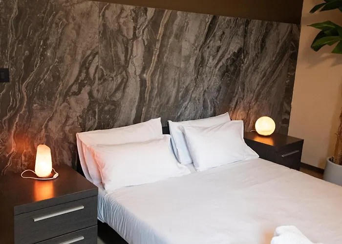 La Casa Di Hank - Il Centro Storico E L Autodromo