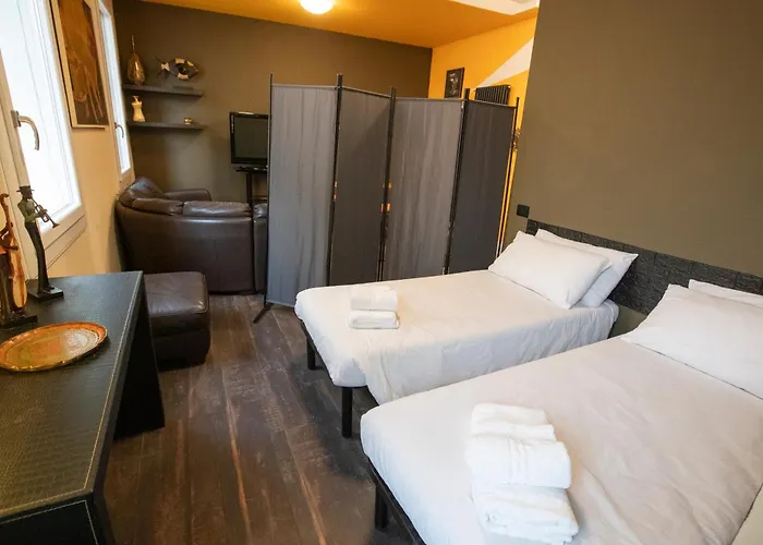 La Casa Di Hank - Il Centro Storico E L Autodromo