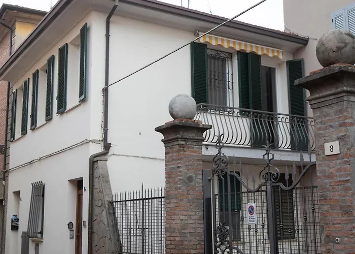 La Casa Di Hank - Il Centro Storico E L Autodromo